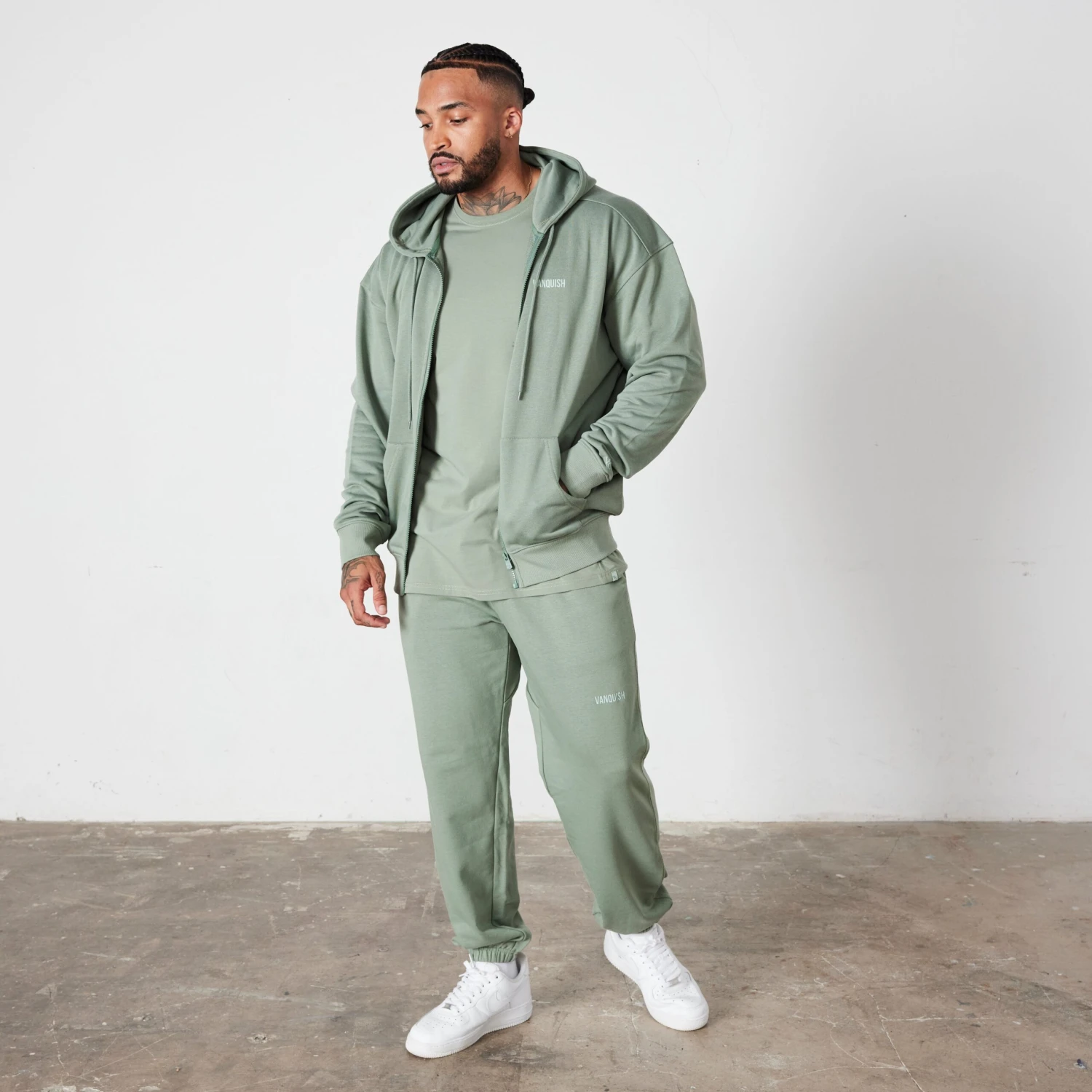 Vanquish Essential Green Oversized Sweatpants 5 Vanquish Essential Green Oversized Sweatpants - Image 5